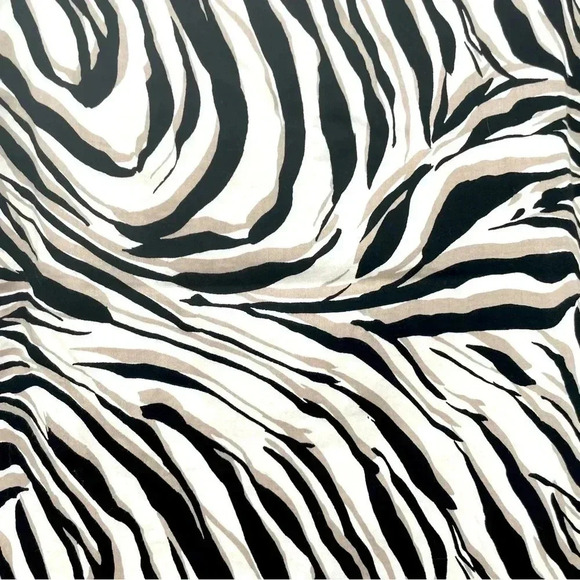 Loft Women’s Zebra Skirt 14P Black White Lined Back Zipper Closure Slit - Picture 2 of 11